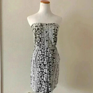 Garage black and white strapless flowy mini dress with tie waist